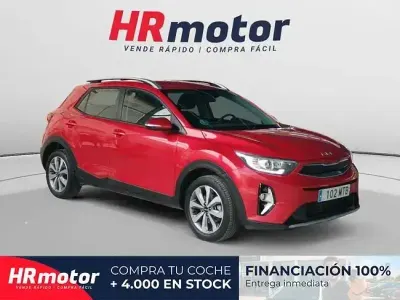 Usado Kia Stonic 100 HP (73 kW) 2024 Vermelho SUV