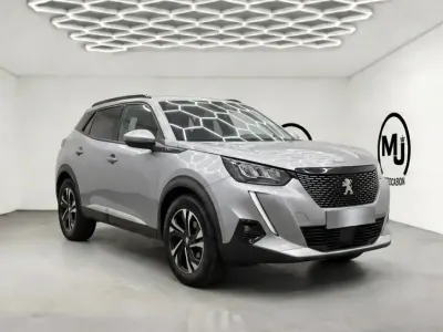Usado Peugeot 2008 Allure 110 CV (80 kW) 2020 Gris SUV