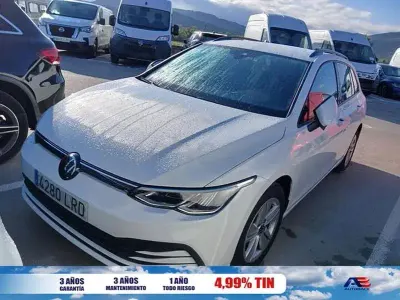 Usado VW Golf VIII 115 CV (84 kW) 2021 Blanco Familiar