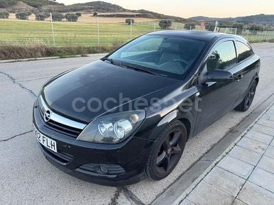 Usado Opel Astra GTC Enjoy 100 CV (73 kW) 2007 Negro Berlina