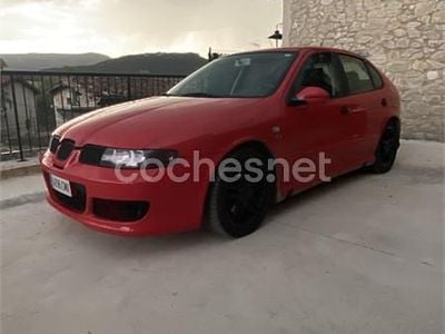 Käytetty Seat Leon Sport 150 HP (110 kW) 2003 Punainen Viistoperä
