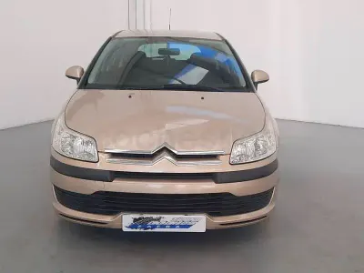 Usado Citroën C4 92 CV (67 kW) 2006 Amarillo Berlina