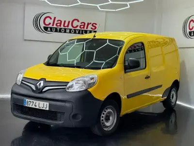 Usado Renault Kangoo 95 CV (69 kW) 2021 Amarillo Monovolumen