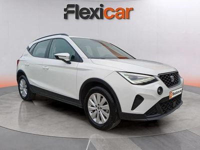 Usado Seat Arona Style 110 CV (80 kW) 2022 Blanco SUV