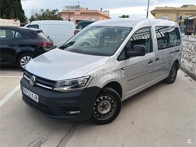 Usado VW Caddy Maxi Trendline 102 CV (75 kW) 2018 Gris / plata Monovolumen