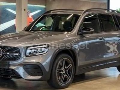 Mercedes GLB220