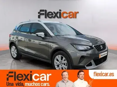Usado Seat Arona Xperience 110 CV (80 kW) 2022 Gris SUV