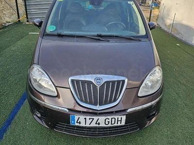 Usado Lancia Musa 95 CV (69 kW) 2009 Marrón Monovolumen