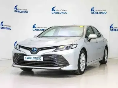 Käytetty Toyota Camry Advance 218 HP (160 kW) 2020 Harmaa Sedan