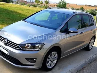 Usado VW Golf Sportsvan Advance 110 CV (80 kW) 2016 Gris / plata Monovolumen
