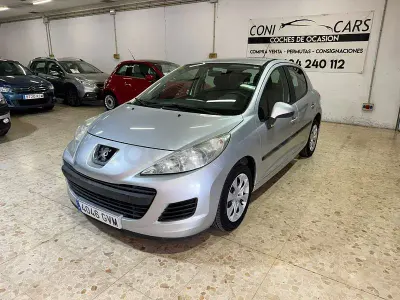 Usado Peugeot 207 Business-Line 75 CV (55 kW) 2010 Gris / plata Berlina
