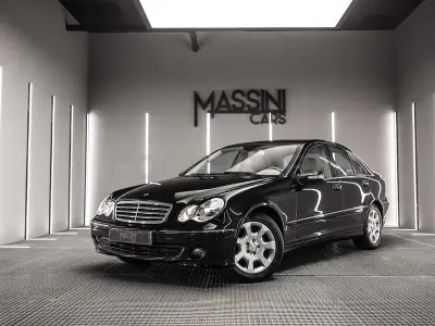 Usado Mercedes C180 Elegance 156 CV (114 kW) 2007 Negro Berlina