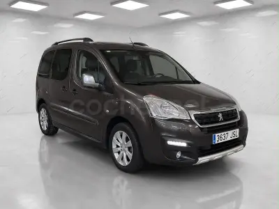 Usado Peugeot Partner Tepee Outdoor 100 CV (73 kW) 2016 Marrón Monovolumen