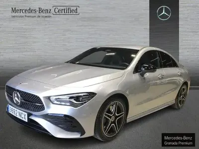 Usado Mercedes CLA200 163 CV (119 kW) 2025 Plata hightech Coupe