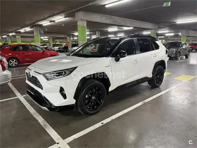 Usado Toyota RAV4 Hybrid Style 218 CV (160 kW) 2021 Blanco SUV