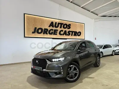 Usado DS Automobiles DS7 Crossback So Chic 130 CV (95 kW) 2021 Gris / plata SUV