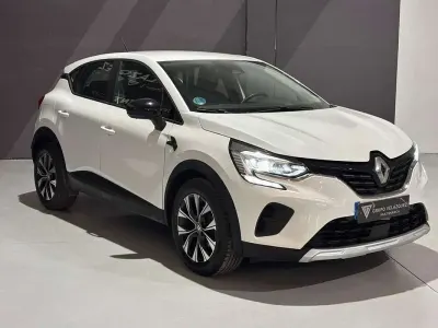 Usado Renault Captur Intens 90 CV (66 kW) 2023 Blanco SUV