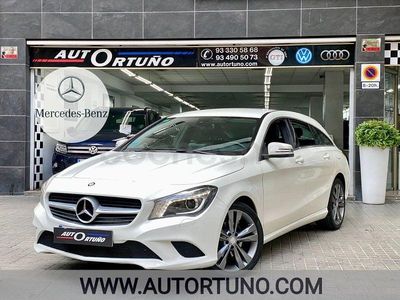 Usado Mercedes CLA200 Shooting Brake Urban 136 CV (100 kW) 2015 Blanco Familiar