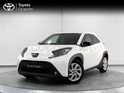 Usado Toyota Aygo X Play 72 CV (52 kW) 2024 Blanco SUV