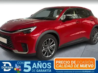 Begagnad Lexus LBX 137 HK (100 kW) 2024 Röd SUV
