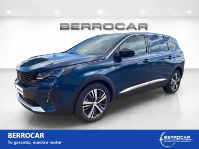 Usado Peugeot 5008 Allure 136 CV (100 kW) 2024 Azul SUV