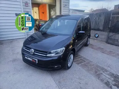 Usado VW Caddy Maxi Trendline 110 CV (80 kW) 2019 Negro Monovolumen