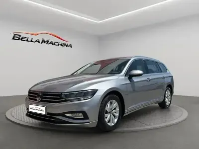 Usado VW Passat Business 150 CV (110 kW) 2022 Gris Familiar