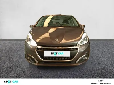 Usado Peugeot 208 Signature Sky 82 CV (60 kW) 2019 Gris Utilitario