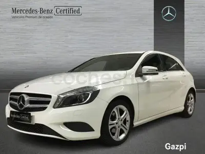 Usado Mercedes A180 Urban 109 CV (80 kW) 2014 Blanco Utilitario