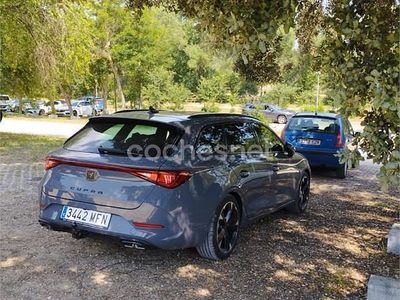 Usado Cupra Leon 190 CV (139 kW) 2023 Gris / plata Familiar