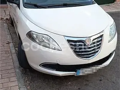 Usado Lancia Ypsilon 69 CV (50 kW) 2013 Blanco Utilitario