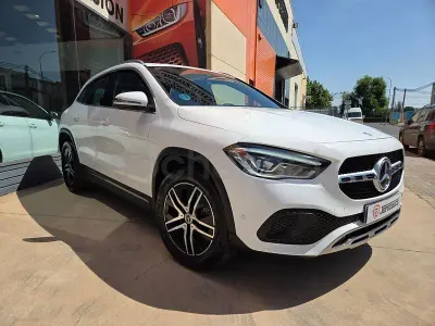 Usado Mercedes GLA200 150 CV (110 kW) 2022 Blanco SUV