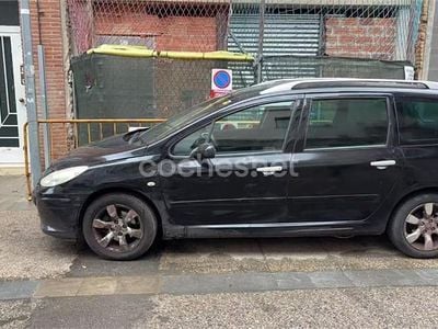 Usado Peugeot 307 110 CV (80 kW) 2008 Negro Familiar