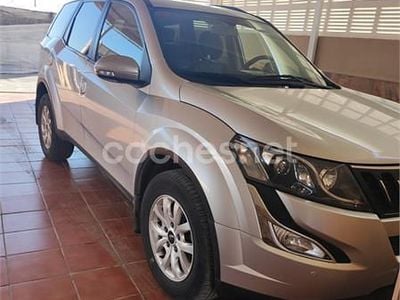 Usado Mahindra XUV500 140 CV (102 kW) 2017 Gris / plata SUV