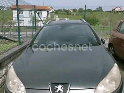 Usado Peugeot 407 Premium 136 CV (100 kW) 2008 Verde Familiar
