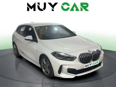 Begagnad BMW 118 Shadowline 150 HK (110 kW) 2021 Grå Halvkombi