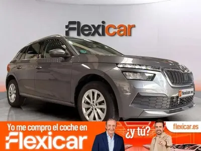 Usado Skoda Kamiq Ambition 110 CV (80 kW) 2023 Gris SUV