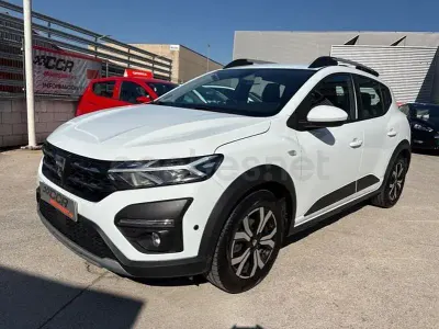 Usado Dacia Sandero Essentiel 101 CV (74 kW) 2021 Blanco Berlina