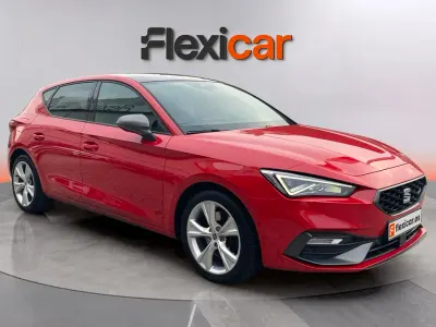 Usado Seat Leon FR 150 CV (110 kW) 2022 Rojo Berlina