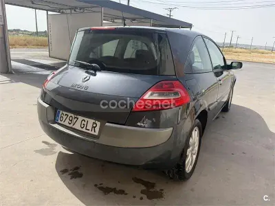 Usado Renault Mégane III 105 CV (77 kW) 2009 Negro Berlina