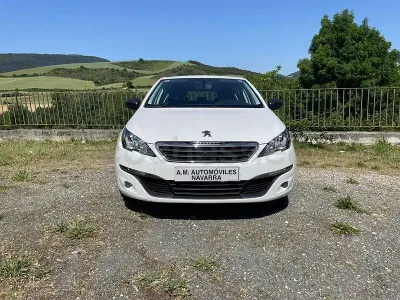 Usado Peugeot 308 Access 92 CV (67 kW) 2013 Blanco Berlina