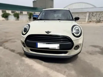 Usado Mini ONE 102 CV (75 kW) 2019 Blanco Utilitario