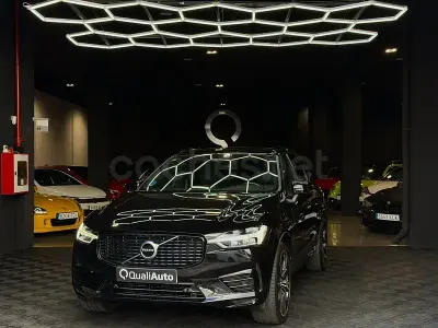 Usado Volvo XC60 R-Design 390 CV (286 kW) 2020 Negro SUV