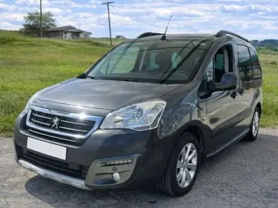 Usado Peugeot TePee Outdoor 120 CV (88 kW) 2016 Gris Van