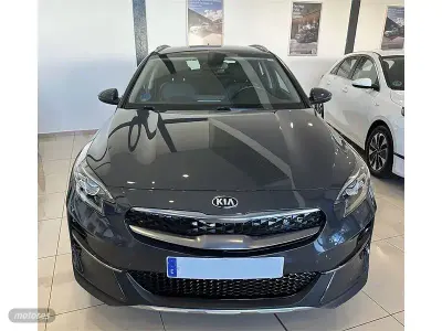 Usado Kia XCeed 141 CV (103 kW) 2022 Gris SUV
