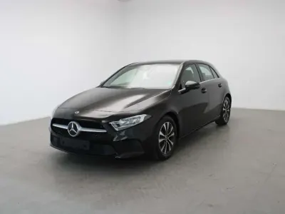 Usado Mercedes A180 109 CV (80 kW) 2020 Negro Utilitario