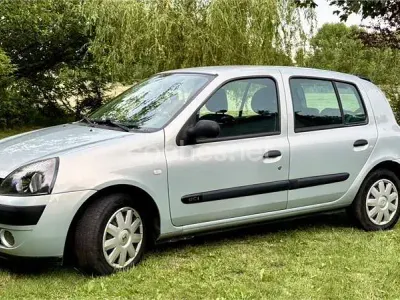 Usado Renault Clio II Expression 80 CV (58 kW) 2004 Gris / plata Berlina