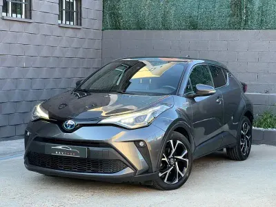 Usado Toyota C-HR Advance 122 CV (89 kW) 2022 Gris / plata SUV