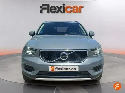 Begagnad Volvo XC40 Momentum 262 HK (192 kW) 2020 Grå SUV