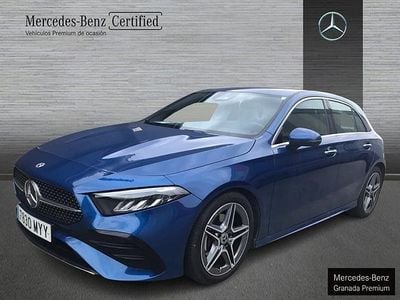 Usado Mercedes A180 AMG line 136 CV (100 kW) 2025 Azul espectra Berlina